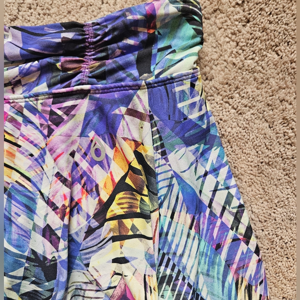 Donajo Athletic Skort Short Womens Size 2 Vibrant colorful Mosaic